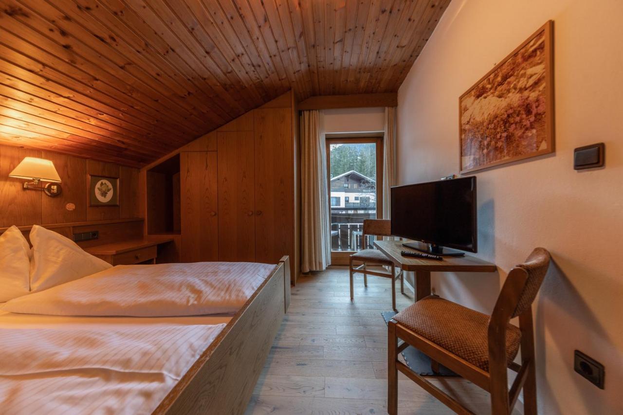 Hotel Fines Funes  Exterior foto
